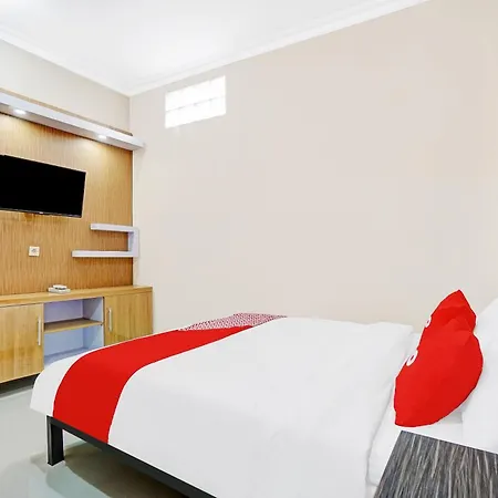 Avisha Guest House Syariah Malang Exterior photo