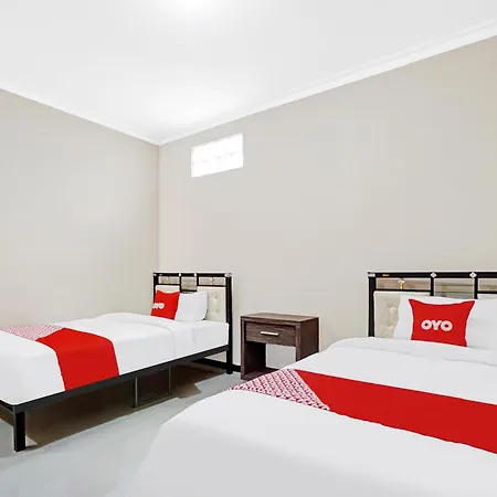 Avisha Guest House Syariah Malang Exterior photo