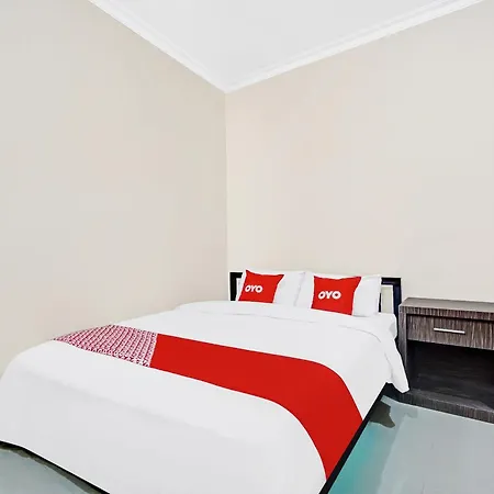 Avisha Guest House Syariah Malang Exterior photo