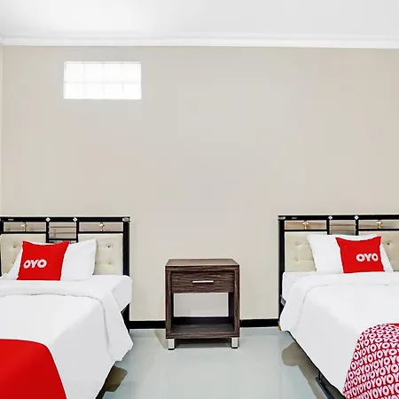 Avisha Guest House Syariah Malang Exterior photo